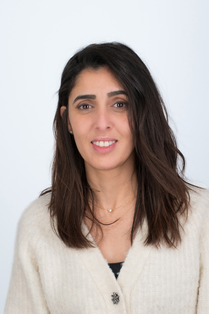 24 - Nadia El Hakmaoui